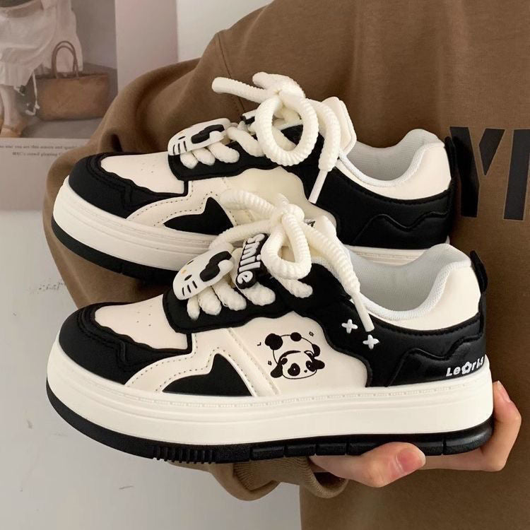 Women's chunky sneakers with panda motif, padded interior lining and robust profile sole Mune Fashion