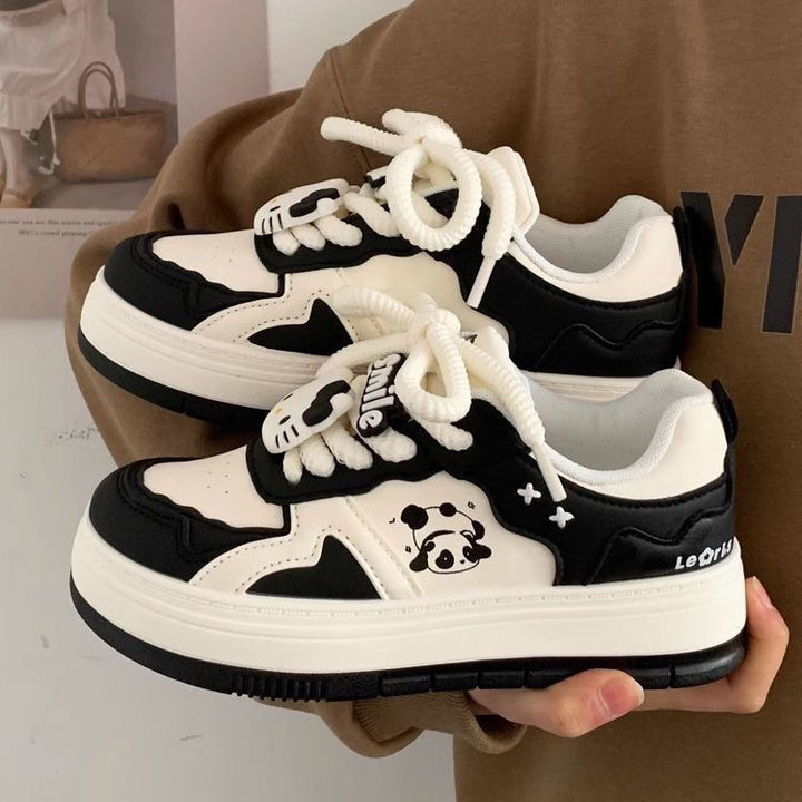 Women's chunky sneakers with panda motif, padded interior lining and robust profile sole Mune Fashion