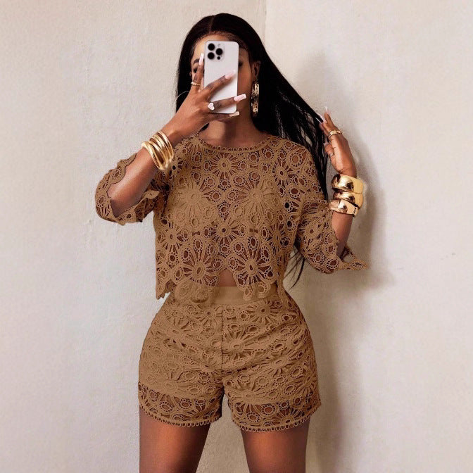 Women's airy crochet two-piece set with floral lace, short top and high-waisted tailored pants Mune Fashion