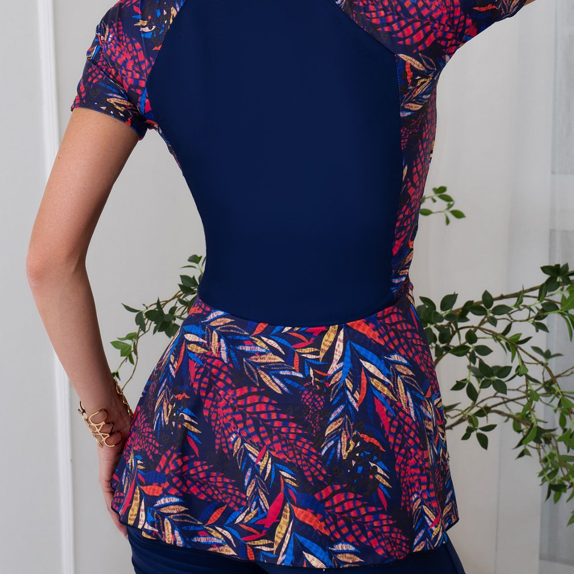 Ladies' swimsuit with front zipper and flaring skirt Mune Fashion