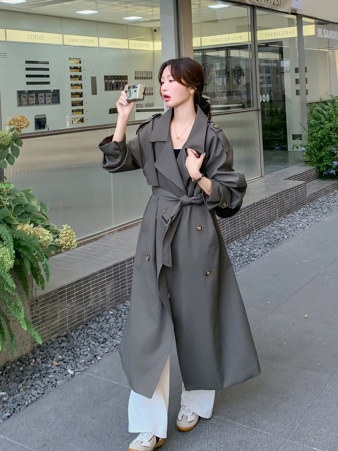 Women's Oversized Trench Coat with Raglan Sleeves and Double-Breasted Button Placket Mune Fashion