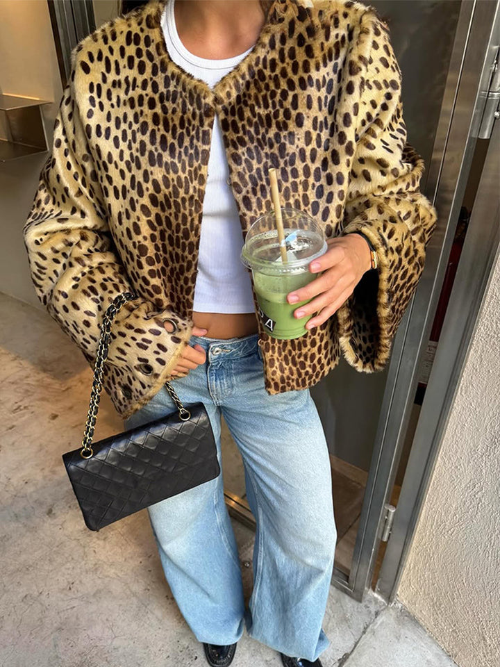 Women short blazer made of faux fur with leopard pattern, boxy silhouette & wide sleeves Mune Fashion