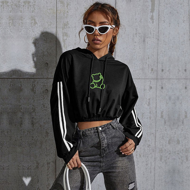 Women's short-cut hooded crop sweatshirt with drawstring, elastic hem, and contrast stripes Mune Fashion