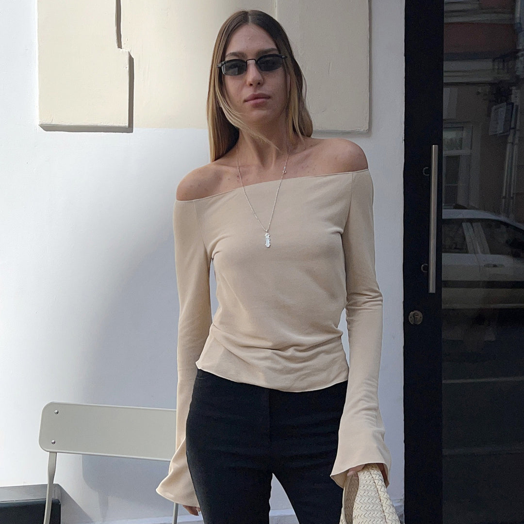 Women's Figure-Hugging Off-Shoulder Long Sleeve Shirt with Flared Cuffs Mune Fashion