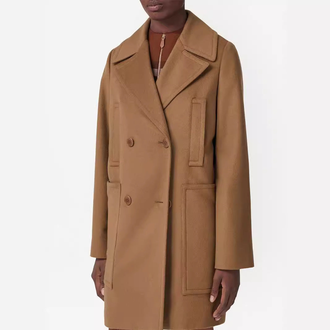 Women short coat in minimalist double-breasted wool blend with wide lapels Mune Fashion