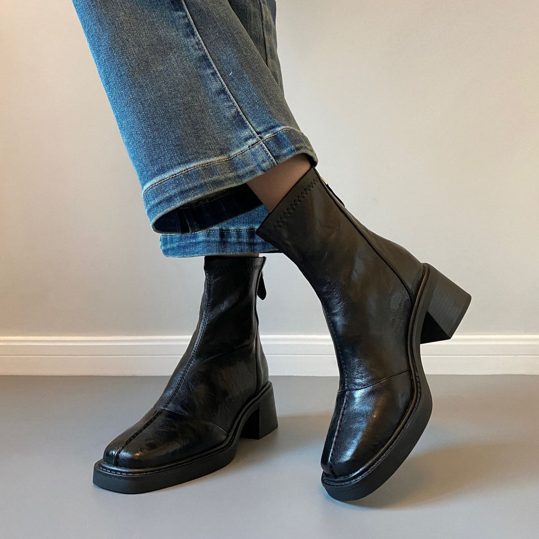 Women's ankle-high leather ankle boots with square toe and back zipper Mune Fashion