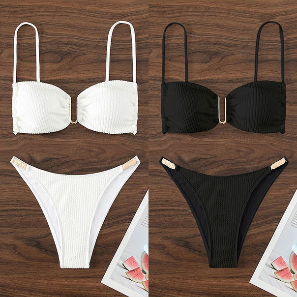 Women's bandeau bikini with elegant ruffle design and adjustable straps Mune Fashion