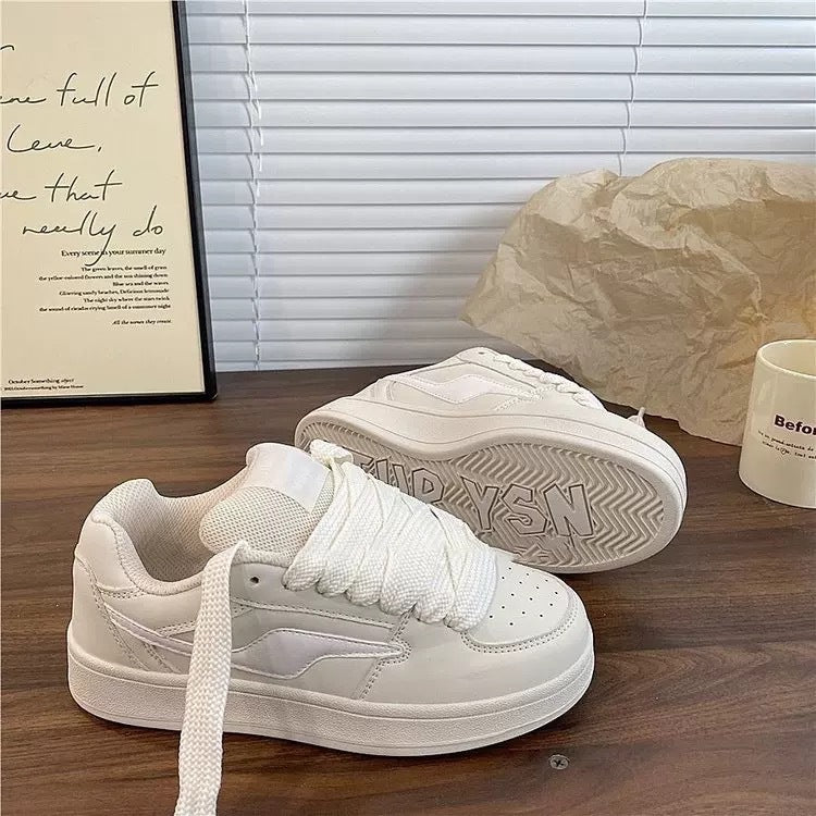 Women's sports sneakers with non-slip outsole and breathable upper material Mune Fashion
