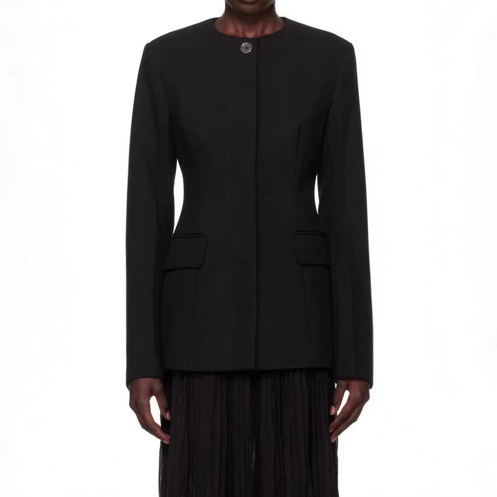 Women's tailored single-breasted blazer with round neck, concealed button placket and flap pockets Mune Fashion
