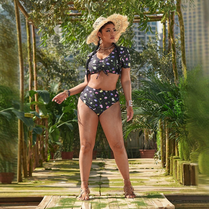 Women's bikini set with romantic ruffle details and floral pattern Mune Fashion