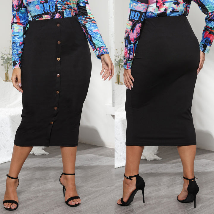Ladies pencil skirt with decorative button closure Mune Fashion