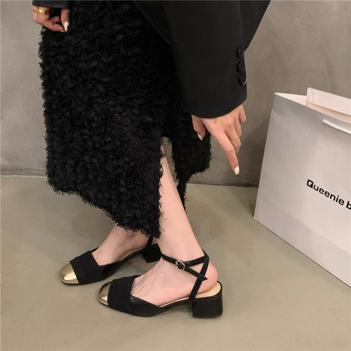 Ladies' elegant sandal with low block heel, metallic cap toe and adjustable ankle strap Mune Fashion