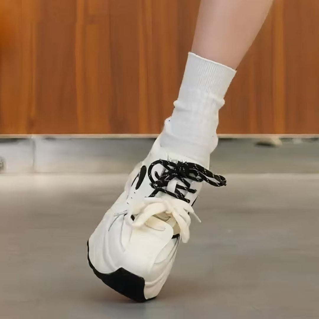 Women Chunky Sneaker with innovative cushioning system and breathable surface structure Mune Fashion