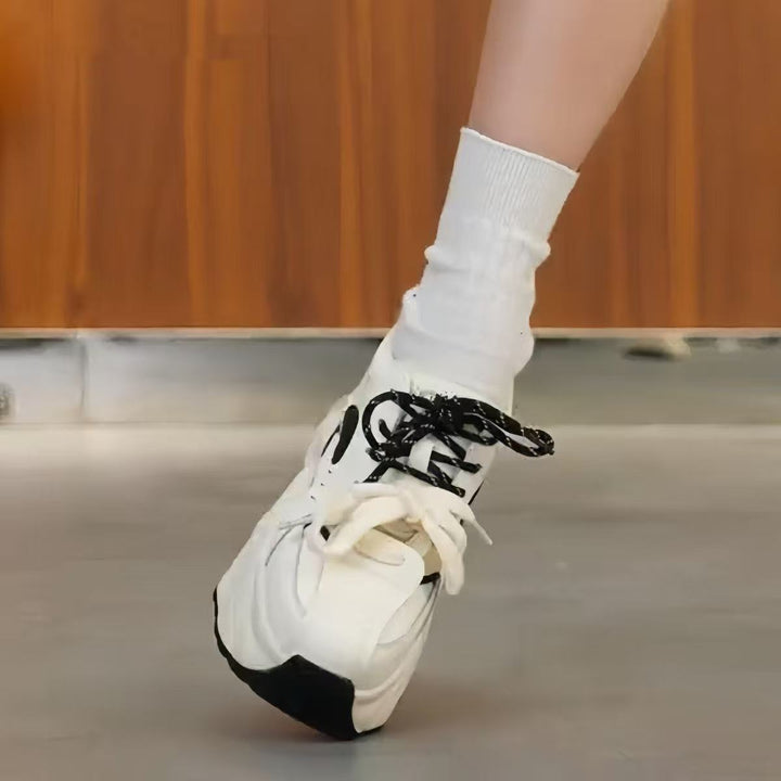 Women Chunky Sneaker with innovative cushioning system and breathable surface structure Mune Fashion