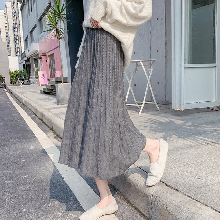 Women's Pleated Maxi Skirt with Side Pockets Mune Fashion