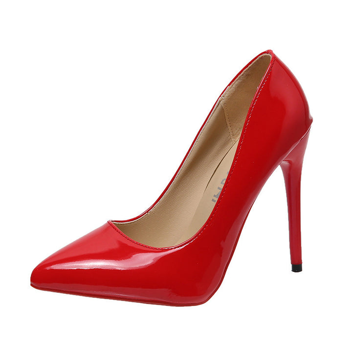 Women nan pointed office-appropriate pumps made of patent leather with a slim stiletto and padded comfort footbed Mune Fashion