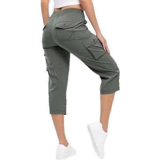 Women's capri cargo pants in Bermuda length with high waist and patch flap pockets Mune Fashion