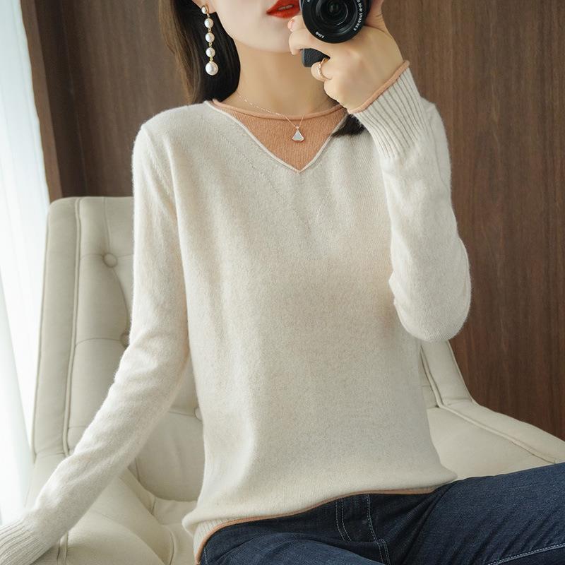 Women Soft V-Neck Sweater in Cashmere Look with Contrasted Border Decoration Mune Fashion