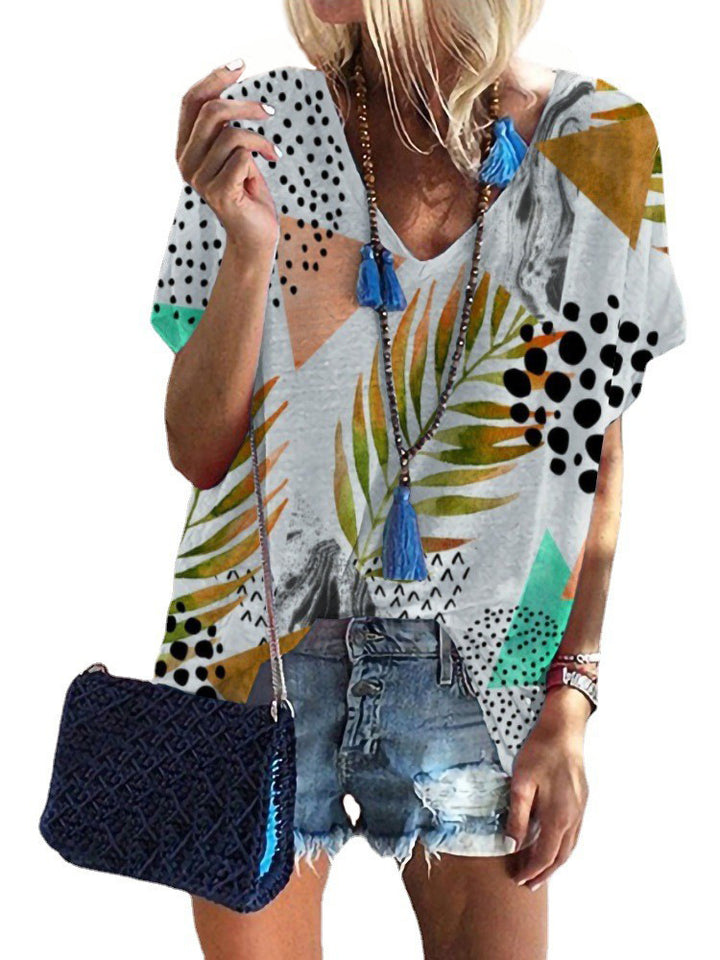 Ladies V-neck top with colorful graphic pattern Mune Fashion