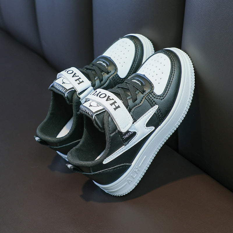 Women's sporty sneakers with adjustable Velcro and breathable surface Mune Fashion