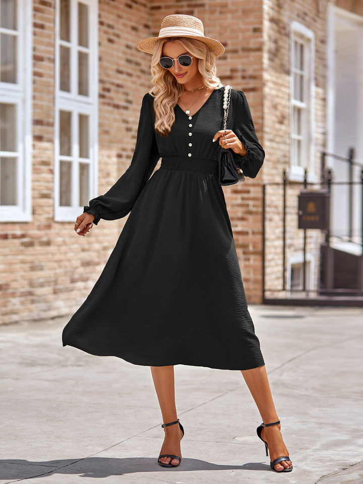 Women’s midi dress with V-neck, gathered smock waist and button placket Drune