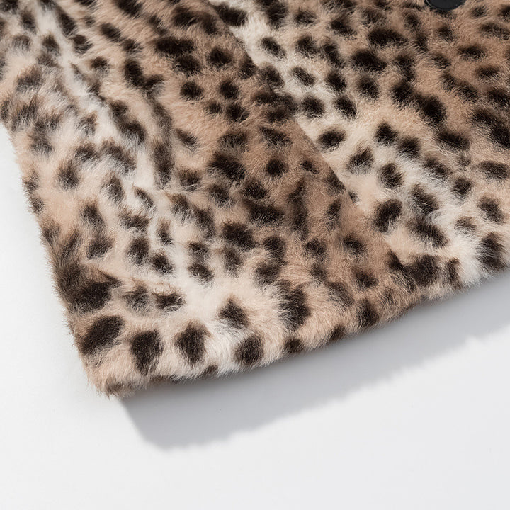Women's short jacket made of faux fur with leopard pattern and round neckline Mune Fashion