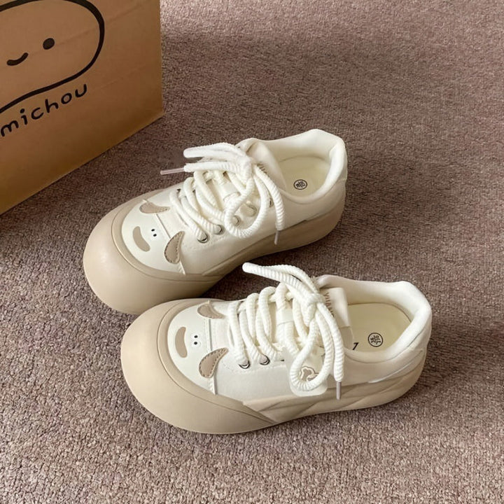 Women's sneaker with ergonomic cushioning and breathable upper material Mune Fashion