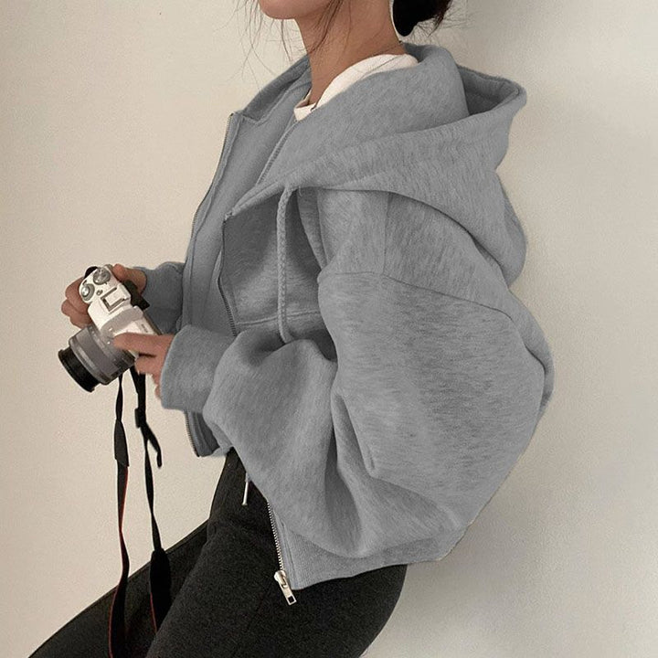 Women's cropped hoodie made of soft cotton blend with oversized sleeves Mune Fashion