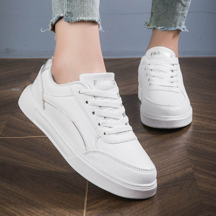 Women's low-cut faux leather sneakers with holographic heel trim Mune Fashion