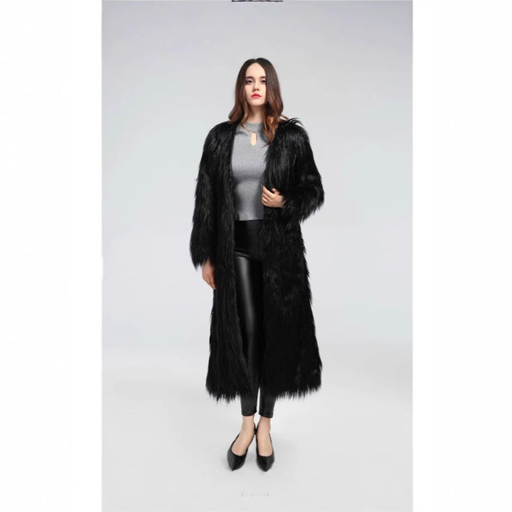 Women's extravagant floor-length high-pile faux fur coat with train and open cut Mune Fashion