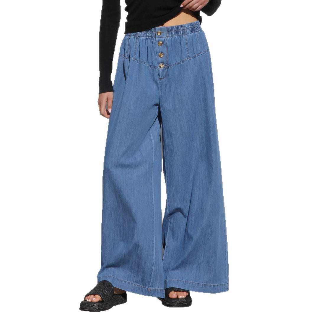 Women's wide high-waisted jeans with elastic waistband and decorative button placket Mune Fashion