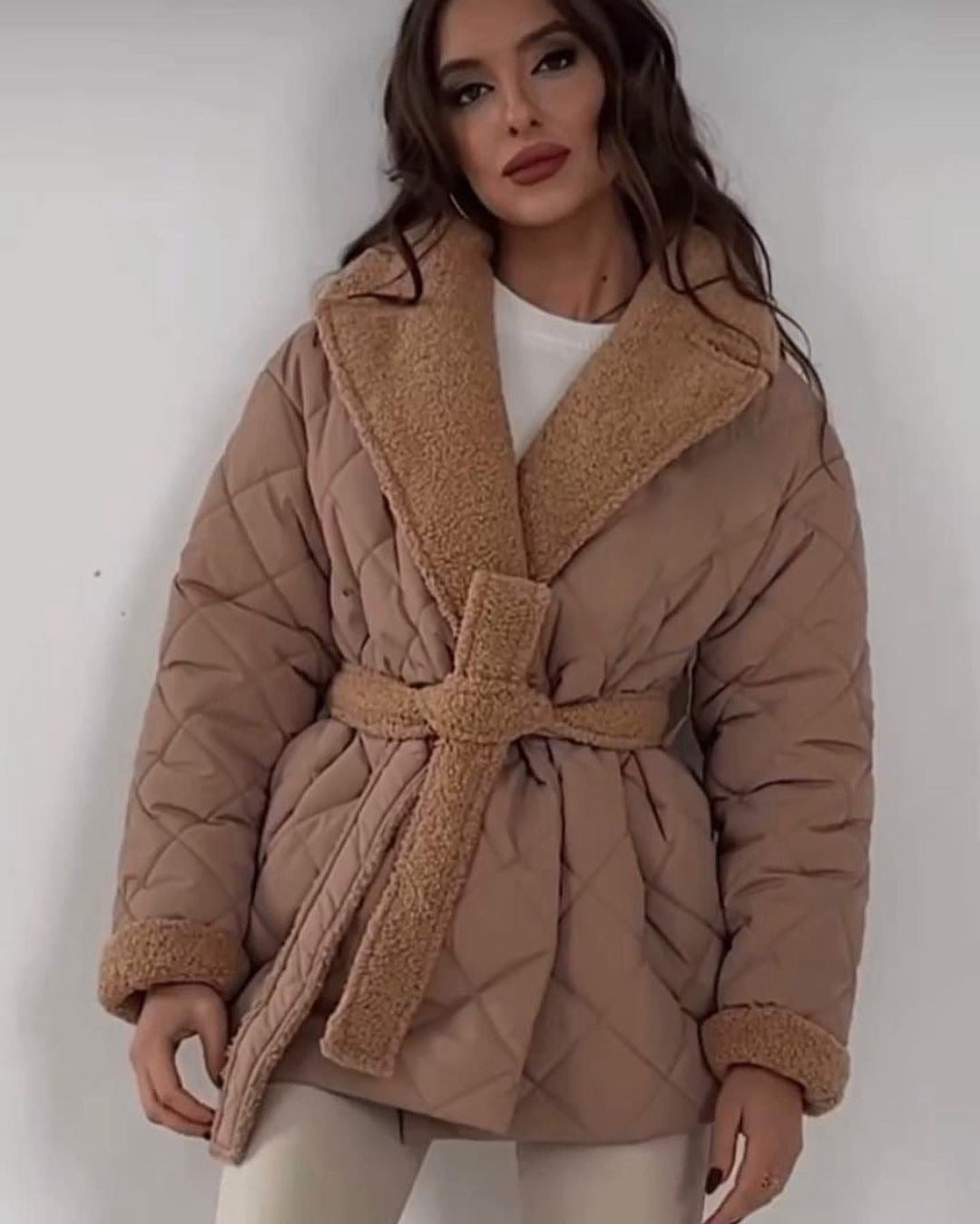 Women’s quilted jacket with teddy lining, fitted belt and large shawl collar Mune Fashion
