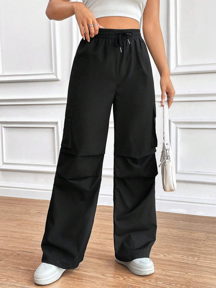 Women's Wide High-Waist Cargo Pants with Elastic Waistband and Large Flap Pockets Mune Fashion