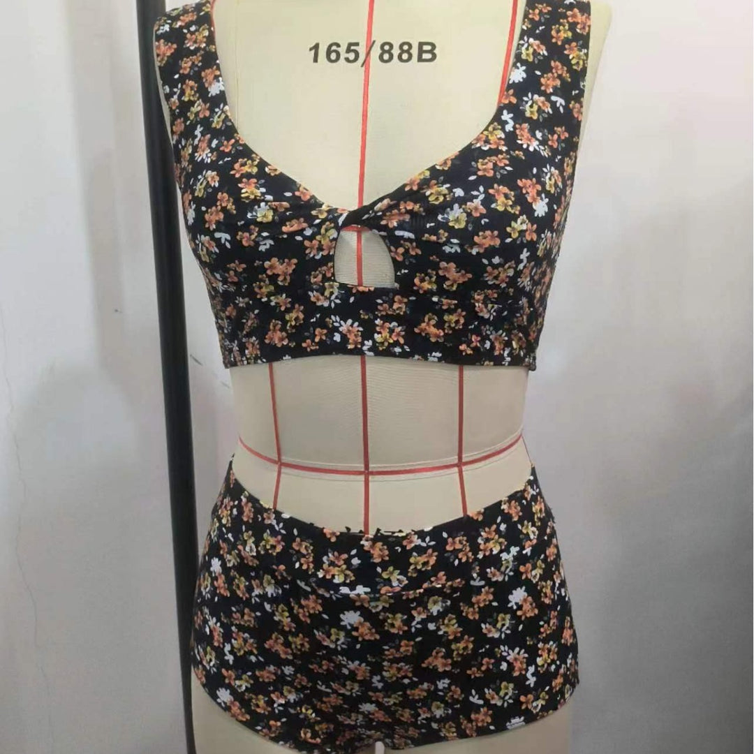Women's High-Cut Bikini Set with Floral Pattern Mune Fashion
