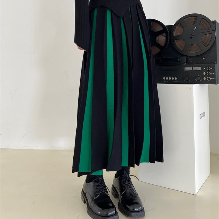 Ladies Elegant Pleated Skirt with Contrasting Stripes Mune Fashion