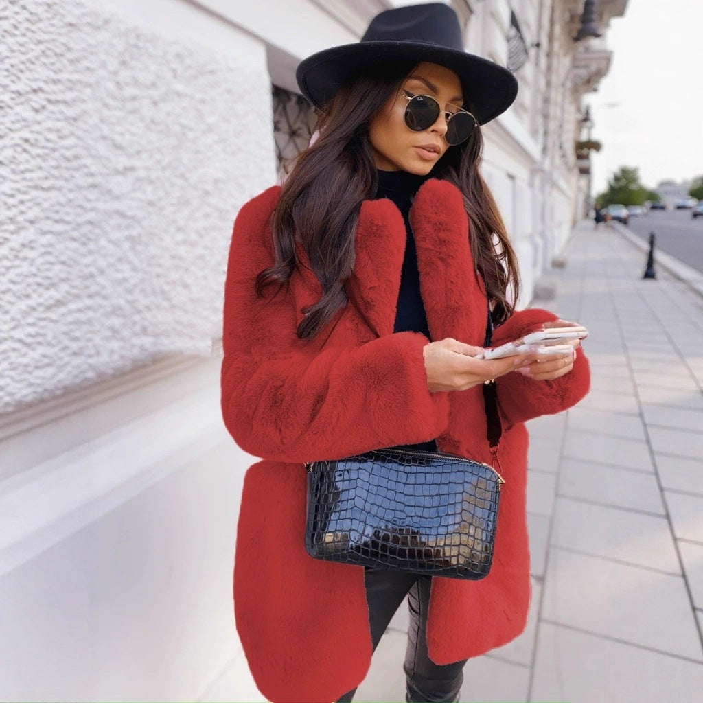 Women’s short coat made of luxurious faux fur with soft high pile and straight cut Mune Fashion