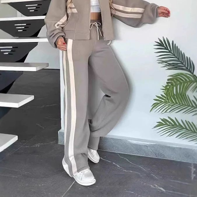Women's athletic two-piece set made of French Terry with zipper cropped jacket and wide high-waist jogger Mune Fashion