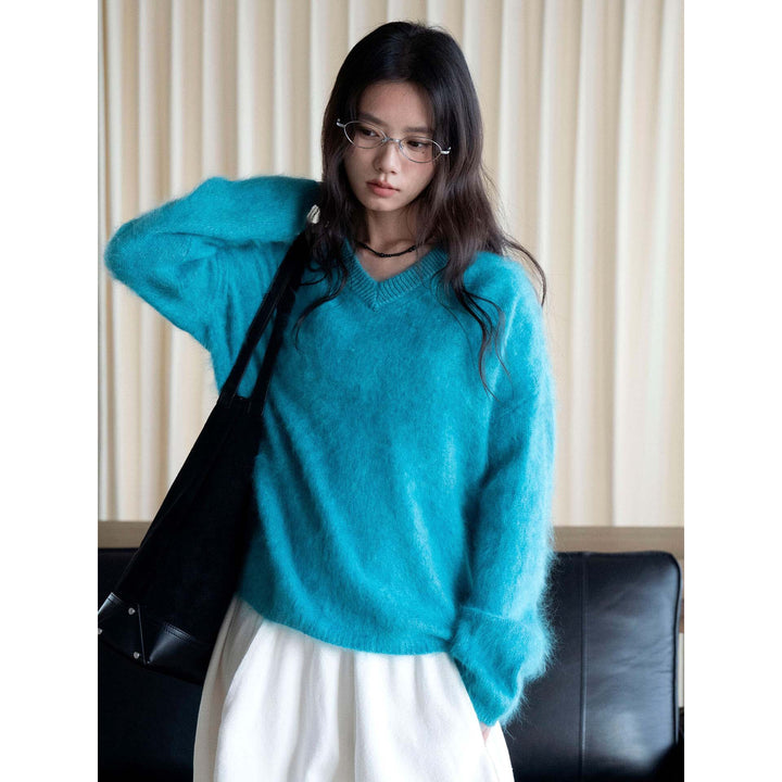 Women's Soft Fluffy V-Neck Sweater with Loose Silhouette Mune Fashion