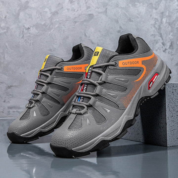 Men's lightweight trail and outdoor running shoe with a grippy studded sole and cushioned EVA midsole Mune Fashion