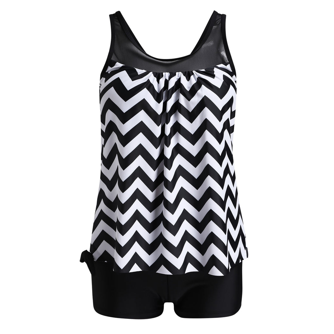 Ladies sporty beach outfit with stylish gathering Mune Fashion