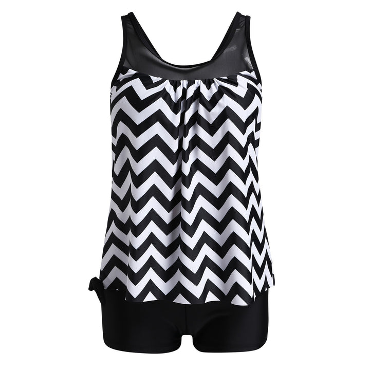 Ladies sporty beach outfit with stylish gathering Mune Fashion