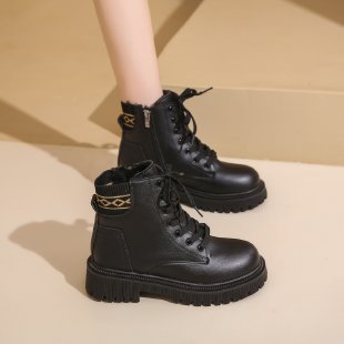 Women Insulated Chunky-Lug Ankle Boots with Lacing and Treaded Rubber Sole Mune Fashion