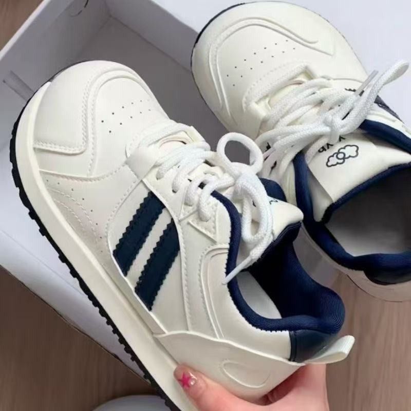 Women’s sporty sneakers with innovative cushioning and breathable construction Mune Fashion