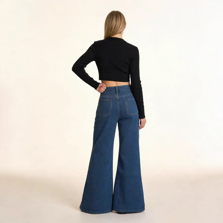 Women's high-quality round neck basic shirt made from organic cotton with regular fit and reinforced seams Mune Fashion