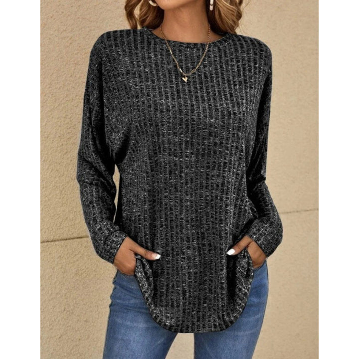 Women's Oversized Structured Knit Sweater with Round Neck and Pockets Mune Fashion