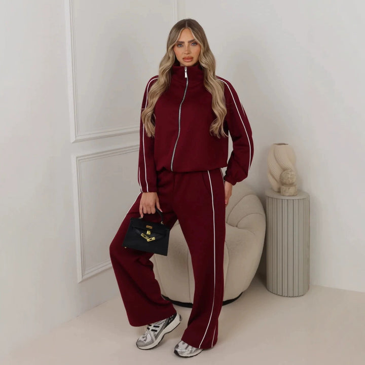 Women Two-Piece Training Set with Zipper and Contrast Piping Mune Fashion