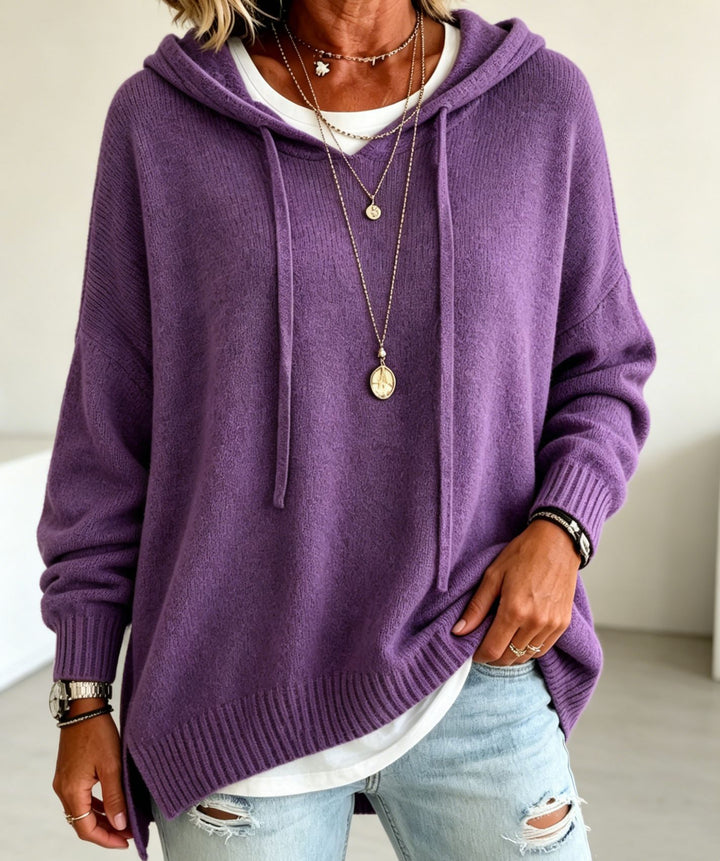 Women's Oversized Hoodie made of soft fine knit with decorative V-neck Mune Fashion