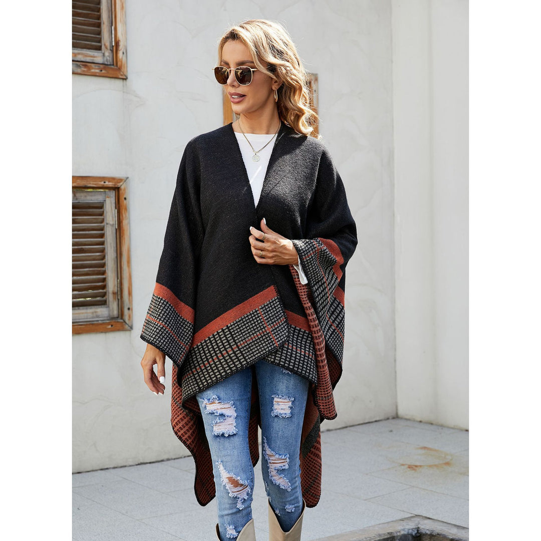 Women's Oversize Cape Poncho made of wool blend with boxy fall and fine border structure Mune Fashion