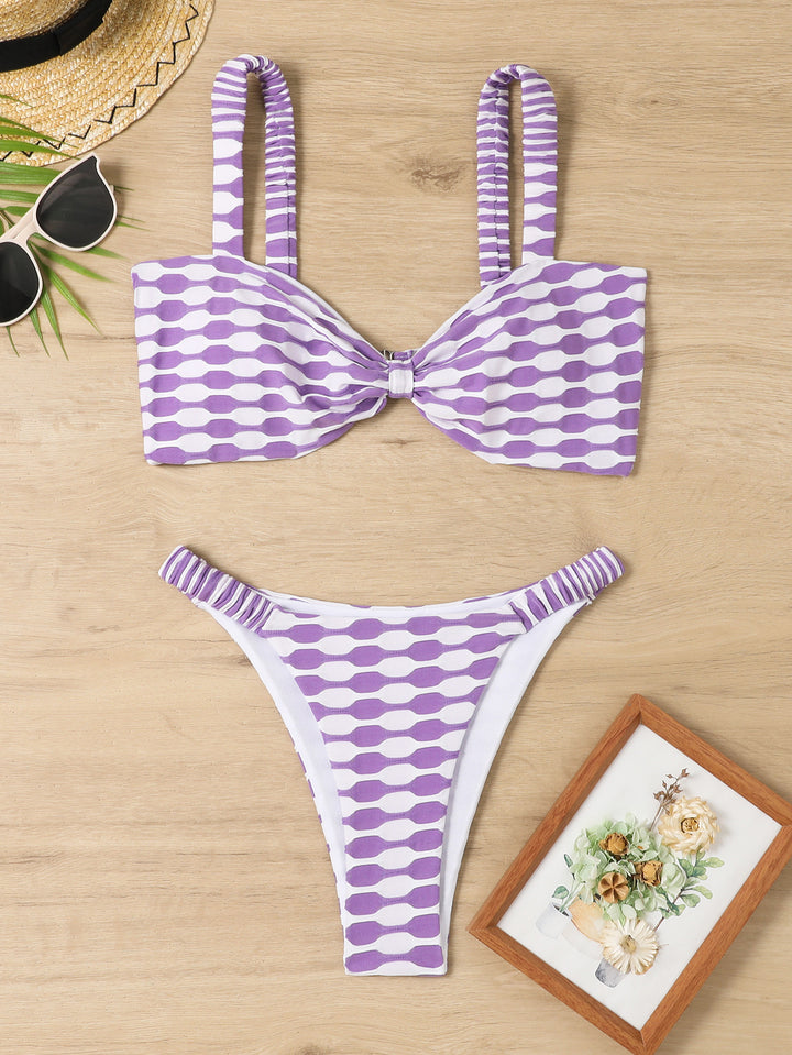 Women's bikini top with trendy ruffles and wide straps Mune Fashion