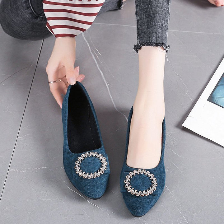Women's elegant velour-look ballet flats with decorative jewelry brooch and small block heel Mune Fashion